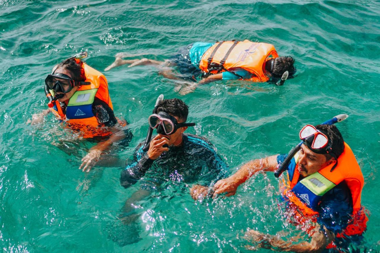 Komodoku One Love Homestay And Tour Labuan Bajo Exterior photo