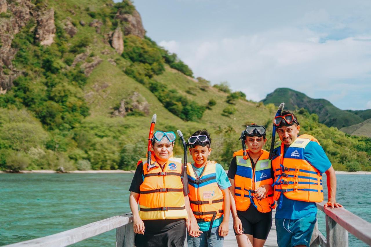 Komodoku One Love Homestay And Tour Labuan Bajo Exterior photo