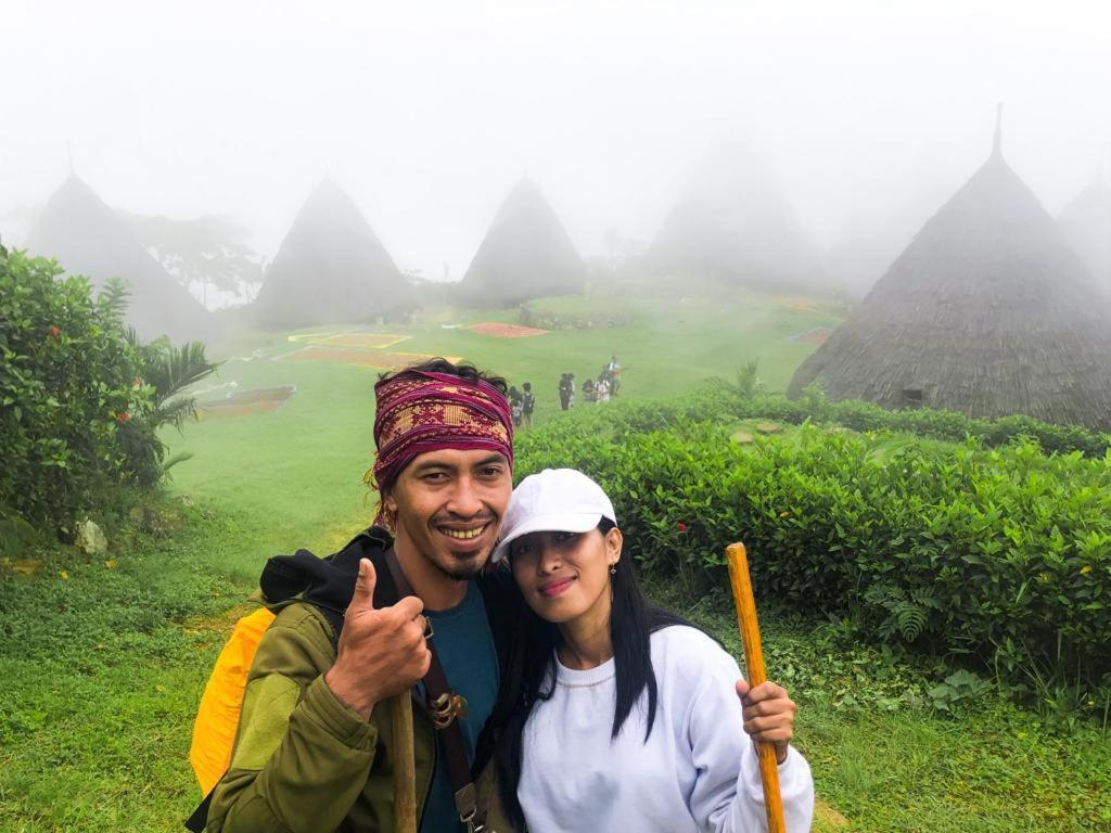 Komodoku One Love Homestay And Tour Labuan Bajo Exterior photo
