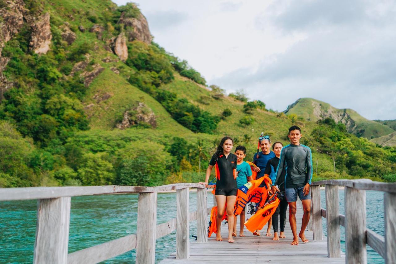 Komodoku One Love Homestay And Tour Labuan Bajo Exterior photo