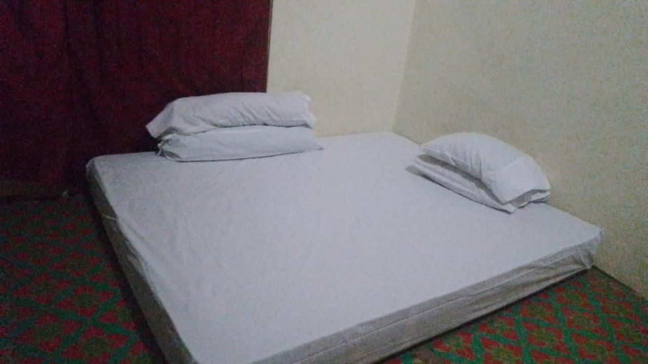 Komodoku One Love Homestay And Tour Labuan Bajo Exterior photo