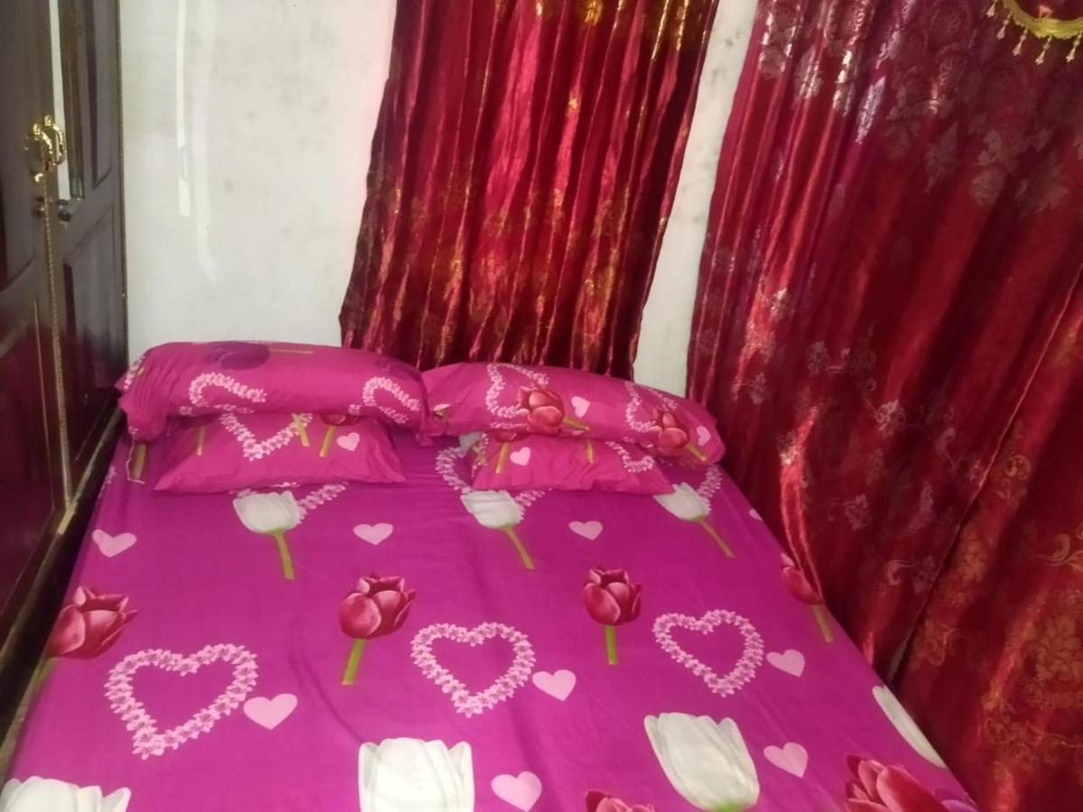 Komodoku One Love Homestay And Tour Labuan Bajo Exterior photo